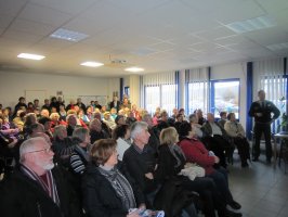 Themenvorträge durch Moderator Harald Spörl (Busfahrer, Tourleiter, Moderator)