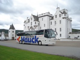 Blair Castle ist ja grad so schön weiß wie unser white Liner SETRA BUS 