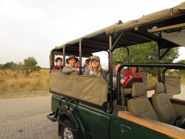 Krüger Park - frühmorgens starten wir mit dem offenen Jeep